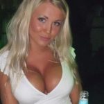 blondes-luderchen123 aus Oberhausen "Ich suche harten Sex"
