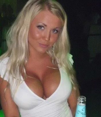 blondes-luderchen123 aus Oberhausen "Ich suche harten Sex"